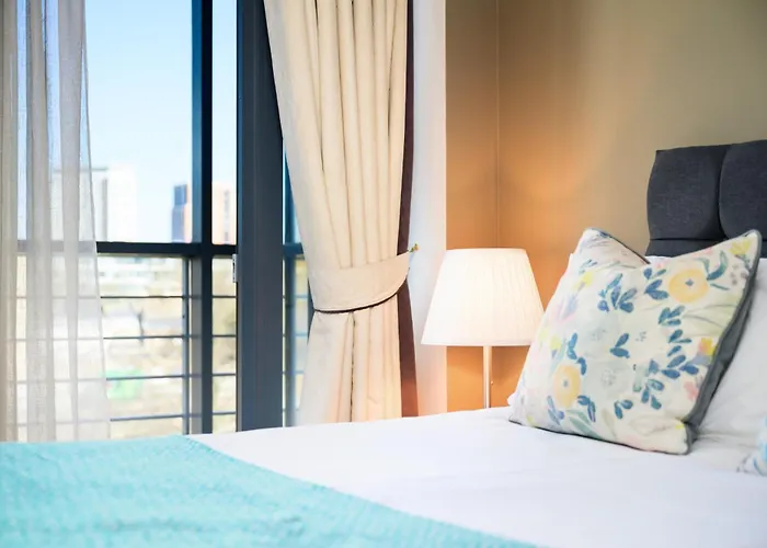 Modern Paddington Station 2 Bedroom Apartment